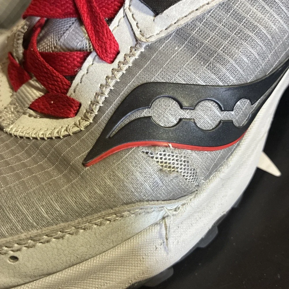 SAUCONY AURA TR Men's Trail Gray/ Red Running Wide Width Sz 9.5